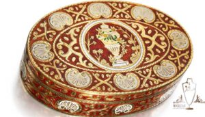 Old gold box