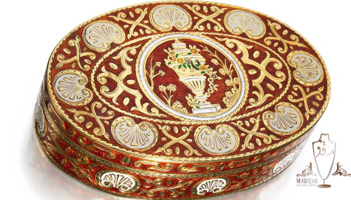 Old gold box